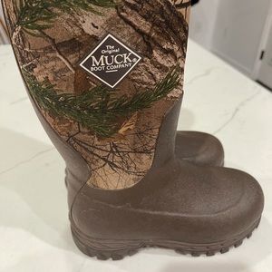 EUC Muck Camo boots
